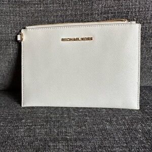 Michael Kors pouch
